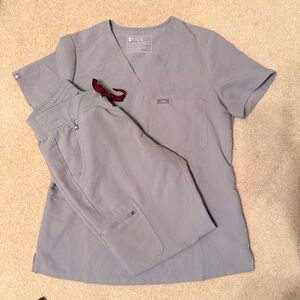 Figs Technical Collection Light Gray Scrub Set